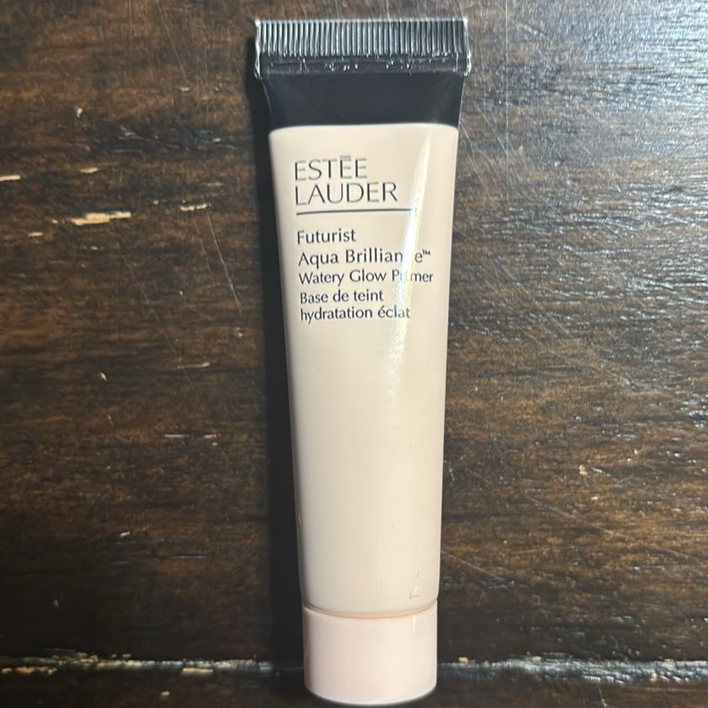 Estée Lauder 8-Piece Skincare, Lip, & Makeup Bundle - Picture 6 of 12